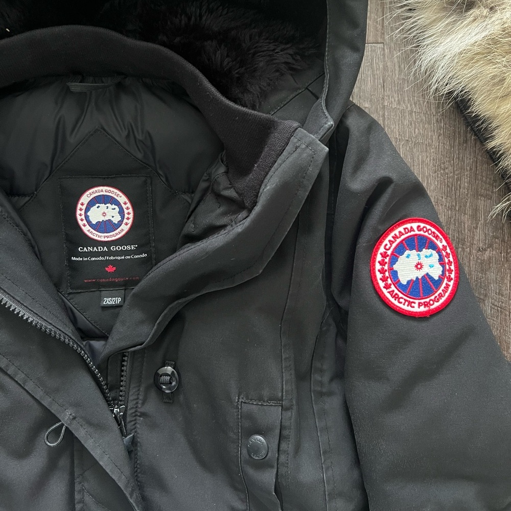 Canada Goose jacket - Picture 2 of 5
